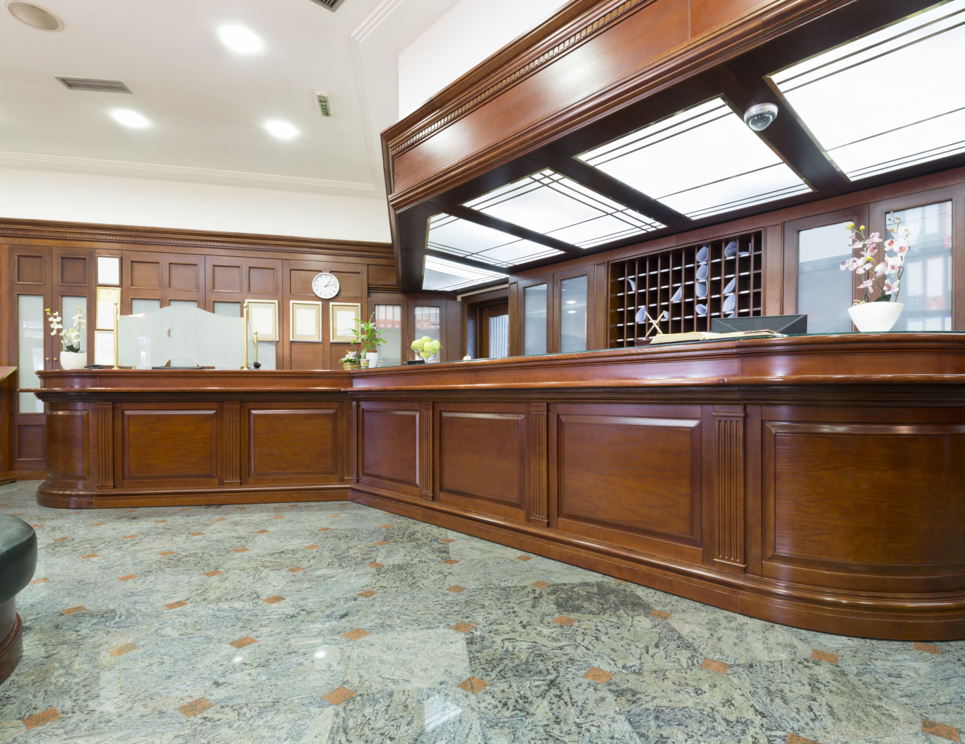 Стойка ресепшн Тенсель — фото № 1